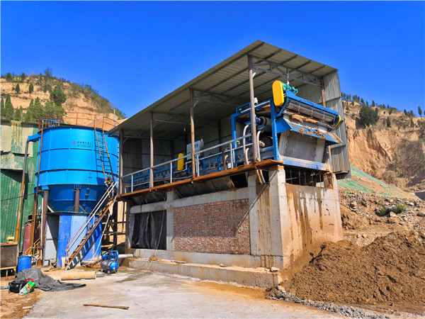 隆中洗沙機(jī)<a href=http://www.hostpanda.cn/tags/xishahuishouji target=_blank class=infotextkey><a href=//tags/xishahuishouji target=_blank class=infotextkey>細(xì)沙回收機(jī)</a></a>36.jpg